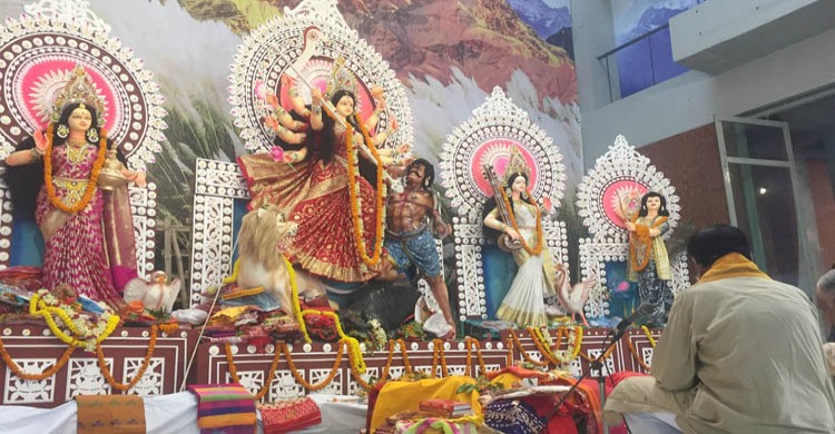নৌকায় বিদায় নেবেন দেবী দুর্গা