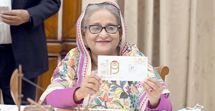 প্রধানমন্ত্রী ১৯তম দ্বিবার্ষিক এশীয় চারুকলা প্রদর্শনীর উদ্বোধন করেছেন