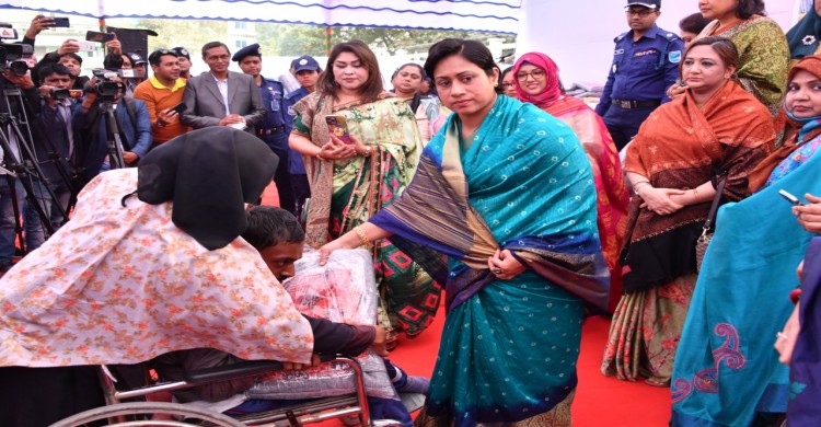 পুনাকের উদ্যোগে শীতবস্ত্র বিতরণ