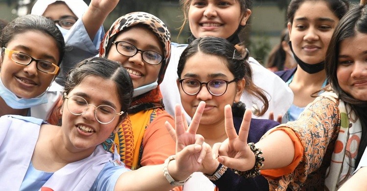 এইচএসসি-সমমান পরীক্ষার ফল প্রকাশ