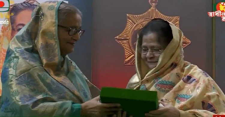 ৯ ব্যক্তি ও ১ প্রতিষ্ঠানকে স্বাধীনতা পুরস্কার করলেন প্রধানমন্ত্রী