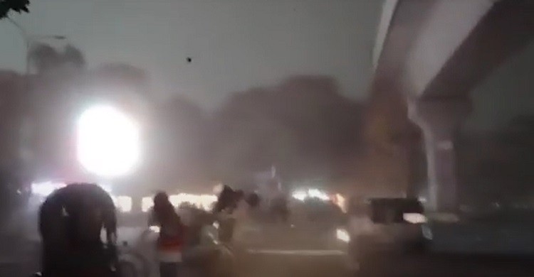 ঢাকা বয়ে গেছে ৭৪ কিলোমিটার বেগে কালবৈশাখী ঝড়