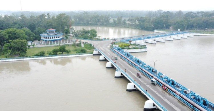 গজলডোবার গেট খুলেছে ভারত, উত্তরে পানিবন্দি অর্ধলাখ মানুষ