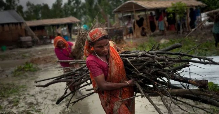 তিন-চতুর্থাংশ খাদ্য উৎপাদন করেও গ্রামের ৮০% গরিব
