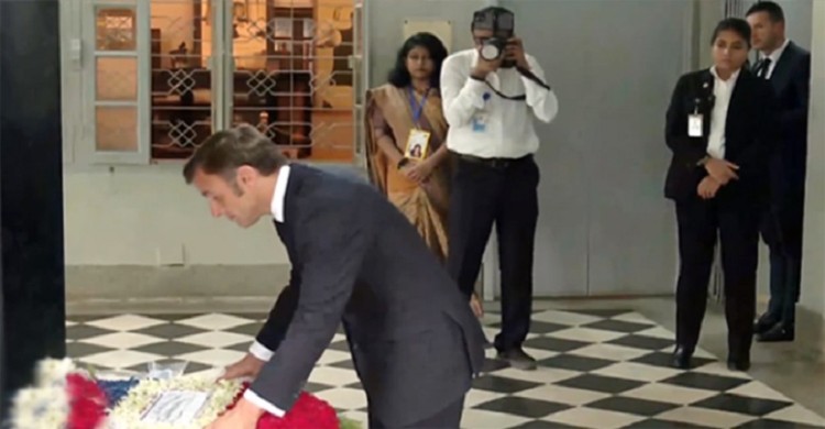 বঙ্গবন্ধুর প্রতিকৃতিতে প্রেসিডেন্ট ম্যাক্রোঁর শ্রদ্ধা