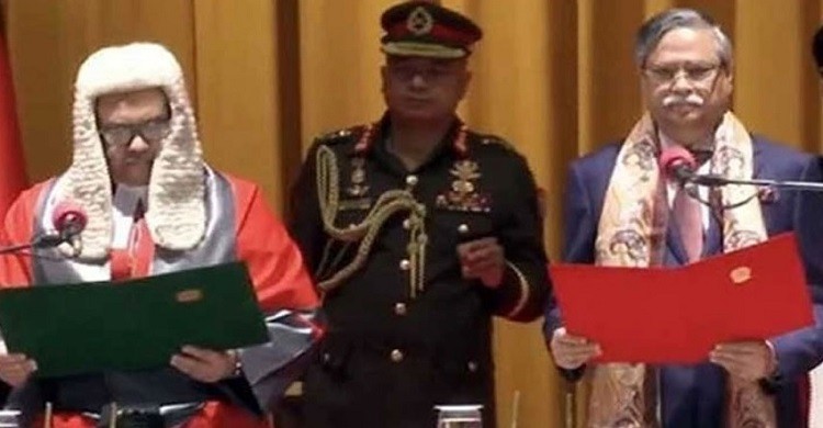 প্রধান বিচারপতি হিসেবে শপথ নিলেন ওবায়দুল হাসান