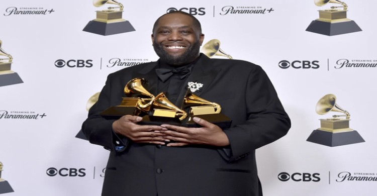 গ্র্যামি অ্যাওয়ার্ডস থেকে গায়ককে হাতকড়া পরিয়ে নিয়ে গেল পুলিশ