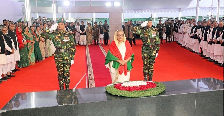 ঐতিহাসিক ৭ই মার্চ: বঙ্গবন্ধুর প্রতিকৃতিতে প্রধানমন্ত্রীর শ্রদ্ধা