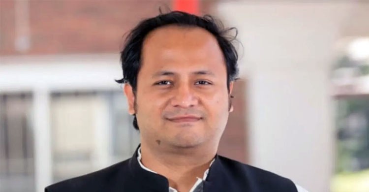 চট্টগ্রামে শিক্ষামন্ত্রীর বাড়িতে হামলা, গাড়িতে আগুন