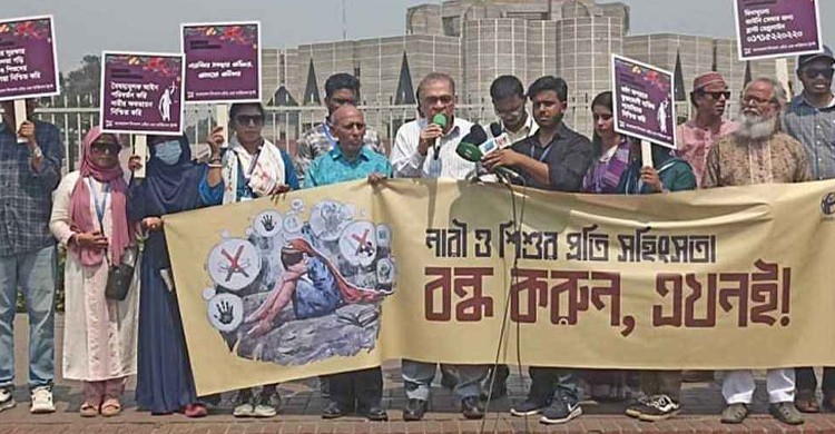 ডিএমপি কমিশনার সাজ্জাদ আলী ধর্ষকের সুরক্ষার পক্ষে অবস্থান নিয়েছে