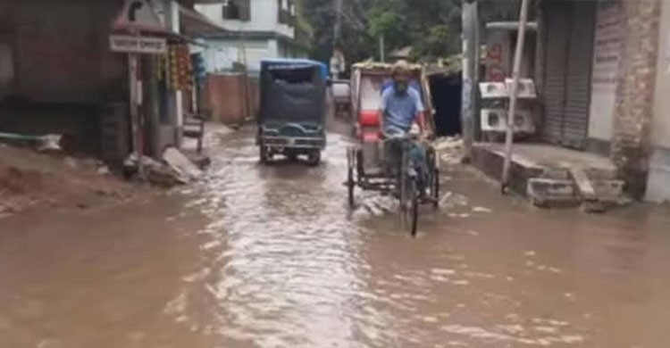বৃষ্টি ও পাহাড়ি ঢলে বাড়ছে নদ নদীর পানি