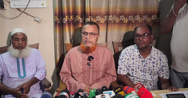 ৫ কোটি চাঁদা চাওয়ায় যাত্রাবাড়ী-শরীয়তপুর রুটে বন্ধ বাস চলাচল