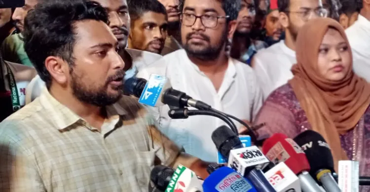 চট্টগ্রামে এনসিপির সমাবেশে নাহিদ ইসলাম: বাধা দিলে বাঁধবে লড়াই, জিততেই হবে