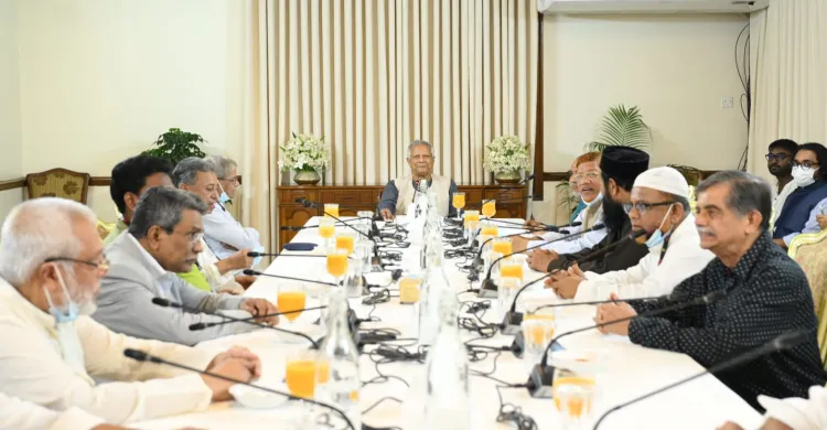 ফ্যাসিবাদবিরোধী দলগুলোর ঐক্য আরও বেশি দৃশ্যমান করতে হবে: প্রধান উপদেষ্টা