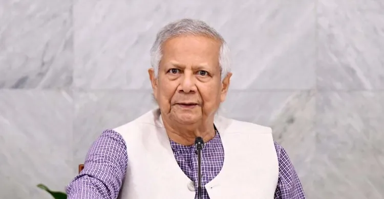 মাইলস্টোনে বিমান দুর্ঘটনায় আহতদের খোঁজ নিতে বার্ন ইনস্টিটিউটে গেলেন প্রধান উপদেষ্টা