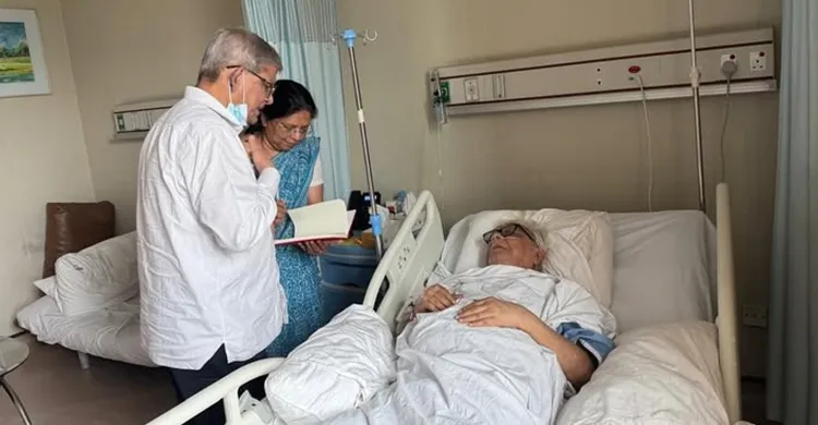 বদরুদ্দীন উমরকে হাসপাতালে দেখতে গেলেন মির্জা ফখরুল