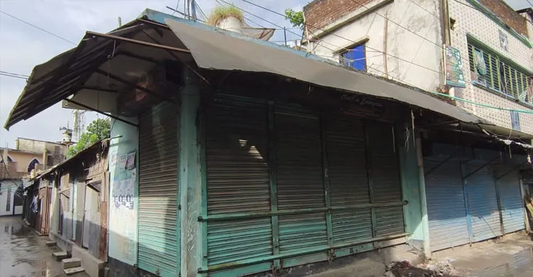 রূপগঞ্জে শতাধিক গ্রাহকের কোটি টাকা নিয়ে উধাও সমিতির প্রতারকরা, দিশেহারা গ্রাহকরা