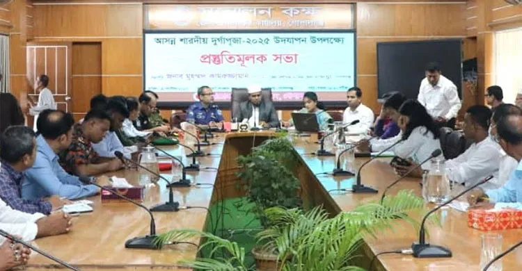 গোপালগঞ্জে ১২শ' অধিক মণ্ডপে চলছে দুর্গাপূজার প্রস্তুতি
