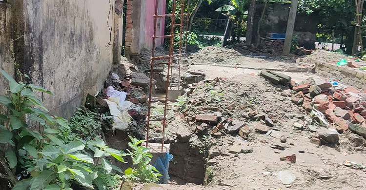 নরসিংদীতে আদালতের নিষেধাজ্ঞা অমান্য করে জমি দখলের চেষ্টা