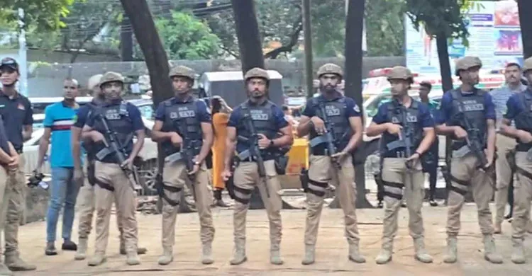 ডাকসু ও হল সংসদ নির্বাচন ঘিরে নিশ্ছিদ্র নিরাপত্তা: প্রস্তুত ২ হাজারের বেশি পুলিশ, সোয়াট টিম ও ডগ স্কোয়াড