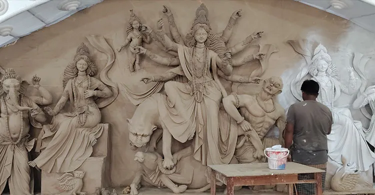 চুয়াডাঙ্গায় শরতের শুভ্রতায় ব্যস্ত দুর্গা প্রতিমা শিল্পীরা, দুর্গোৎসব উপলক্ষে জেলা প্রশাসনের ব্যাপক নিরাপত্তা