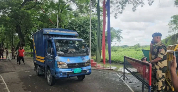 দুর্গাপূজায় ভারতে উপহার হিসেবে ৫০০ কেজি চিনিগুঁড়া চাল পাঠাল পররাষ্ট্র মন্ত্রণালয়
