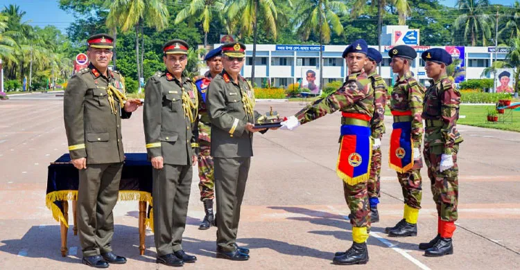 বাংলাদেশ সেনাবাহিনীর রিক্রুট ব্যাচ-২০২৫ এর সেনাবাহিনী প্রধান কুচকাওয়াজ অনুষ্ঠিত