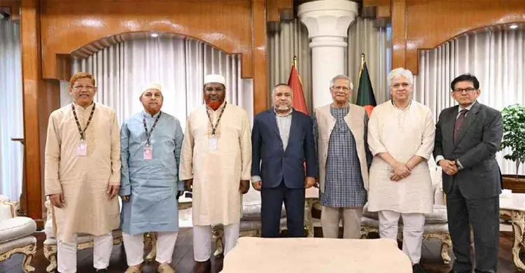 প্রধান উপদেষ্টার সঙ্গে জামায়াতের নেতারা। ফাইল ছবি