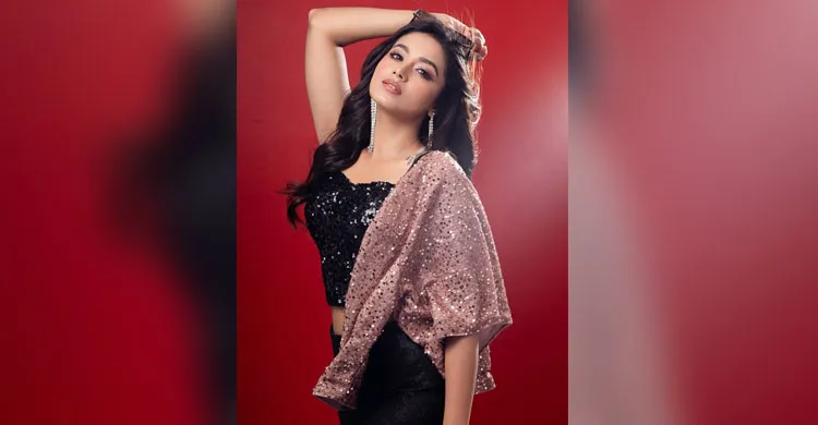 সাহসী দৃশ্যে অভিনয় প্রসঙ্গে যা বললেন তাসনিয়া ফারিণ