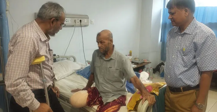 হাসপাতালে চিকিৎসাধীন বিএনপির শ্রম সম্পাদক নাজিম উদ্দিনকে দেখতে গেলেন ডা. রফিক