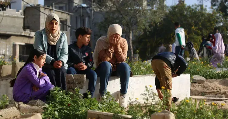 গাজায় ইসরায়েলের ফের বিমান হামলা, যুদ্ধবিরতি আবারও অনিশ্চিত