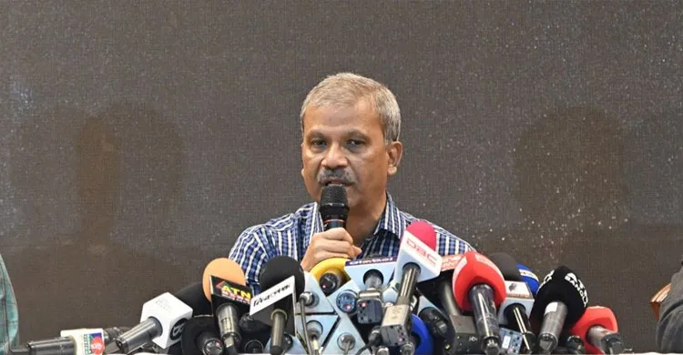 আমরা কীভাবে কী করব, বুঝতে পারছি না: আইন উপদেষ্টা ড. আসিফ নজরুল