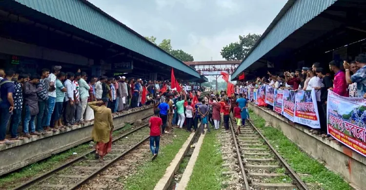 রেল কর্তৃপক্ষের আশ্বাসে সিলেট রেলপথের অবরোধ প্রত্যাহার