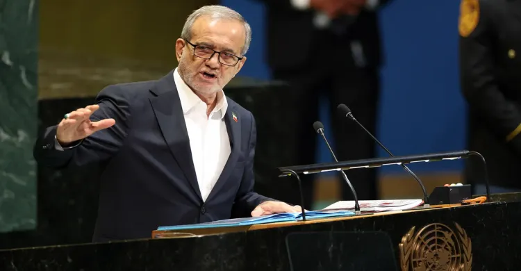 ক্ষতিগ্রস্ত পারমাণবিক স্থাপনা আরও উন্নতভাবে পুনর্নির্মাণের ঘোষণা ইরানের