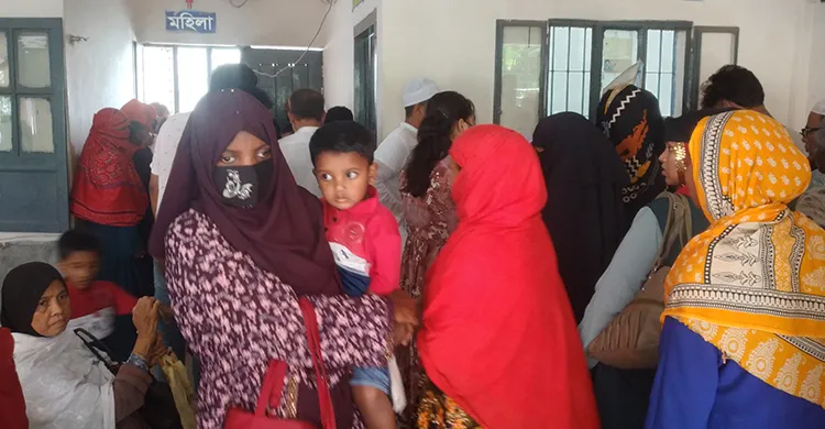 রাতে শীত দিনে তাপ, বাড়ছে রোগীর চাপ