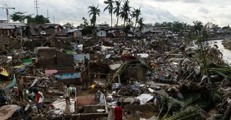 ঘূর্ণিঝড় কালমায়েগির তাণ্ডবে ফিলিপাইন বিধ্বস্ত, মৃতের সংখ্যা ১০০ ছাড়াল