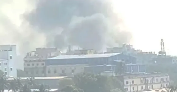 টঙ্গীতে তুলার গুদামে আগুন, নিয়ন্ত্রণে ৭ ইউনিট