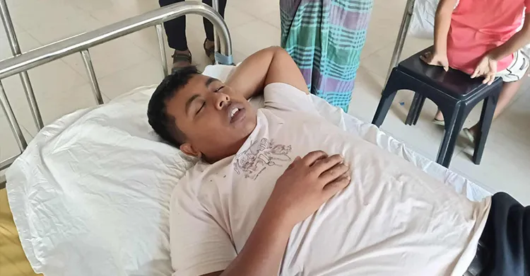 শার্শায় সালিশি বৈঠকে হামলা, জামায়াত নেতাসহ আহত ১০