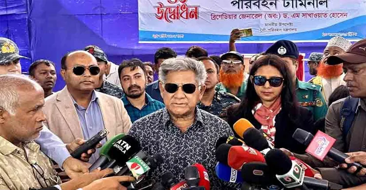 চট্টগ্রাম বন্দরকে আন্তর্জাতিক মানের করতে বিদেশি ব্যবস্থাপনা প্রয়োজন : নৌ পরিবহন উপদেষ্টা