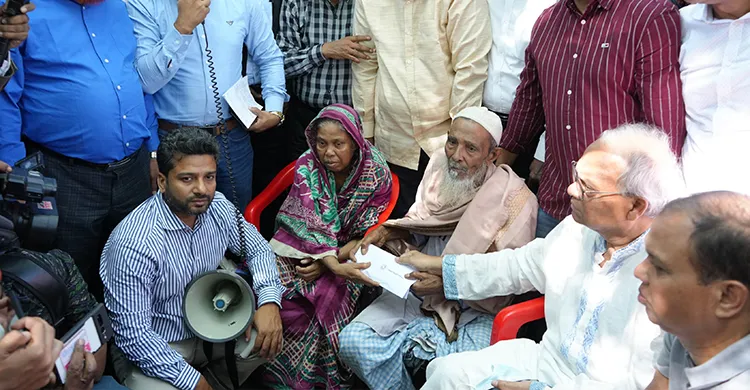 প্রবীণ আব্দুল গণি জমাদ্দার দম্পতির পাশে দাঁড়ালেন তারেক রহমান