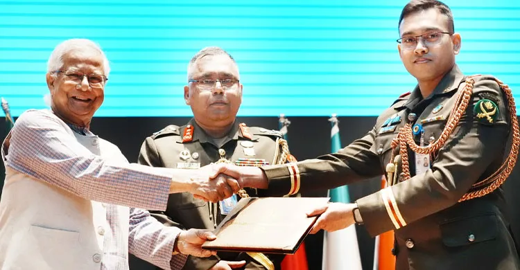 মাননীয় প্রধান উপদেষ্টার সভাপতিত্বে ডিএসসিএসসি কোর্স-২০২৫ এর গ্র্যাজুয়েশন সনদ বিতরণ