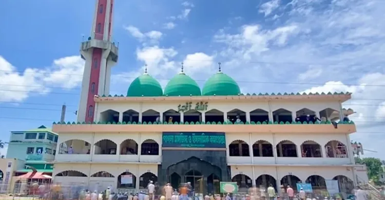 পাগলা মসজিদ কমিটির অনিয়ম–দুর্নীতির অভিযোগ, তদন্ত ও নতুন কমিটি গঠনের দাবি মুসল্লিদের