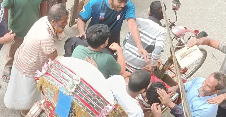 ভয়াবহ ভূমিকম্প অনুভূত, ভবন থেকে লাফিয়ে আহত একাধিক ঢাবি শিক্ষার্থী