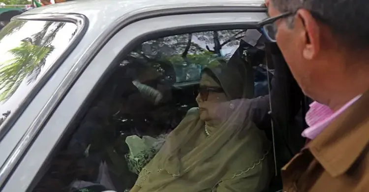 হাসপাতালে ‘নিবিড় পর্যবেক্ষণে’ খালেদা জিয়া, শারীরিক অবস্থা স্থিতিশীল