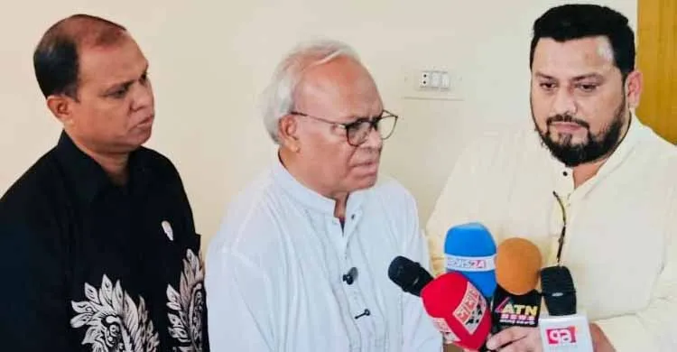 হাসপাতালে ভিড় না করে নিজ নিজ অবস্থান থেকে দোয়ার আহ্বান রিজভী’র