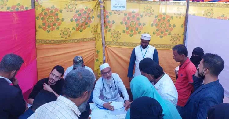 নড়িয়ায় ২ হাজার মানুষ পেলেন বিনামূল্যে চিকিৎসা সেবা