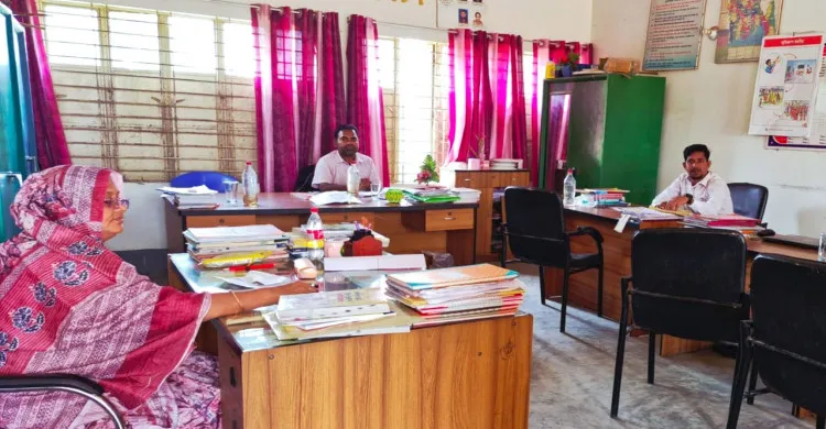 সরকারি মাধ্যমিক শিক্ষকদের পূর্ণদিবস কর্মবিরতি, স্থগিত বার্ষিক পরীক্ষা