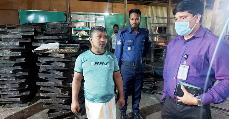 ফেনীতে অস্বাস্থ্যকর পরিবেশে খাদ্য উৎপাদন, ৪০ হাজার টাকা জরিমানা