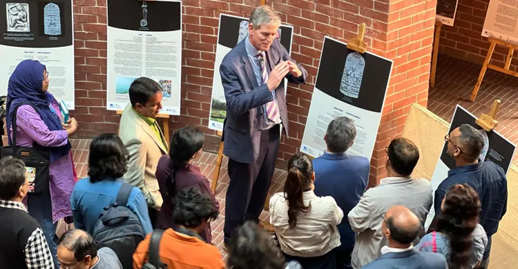 ইউল্যাবে প্রত্ননিদর্শনের আলোকচিত্র প্রদর্শনী উদ্বোধন