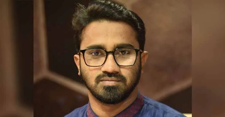 ট্রাকচাপা থেকে অল্পের জন্য রক্ষা পেলেন রাশেদ খান